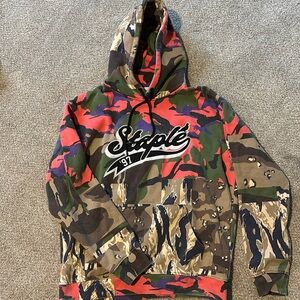 Staple men’s size L sweatshirt